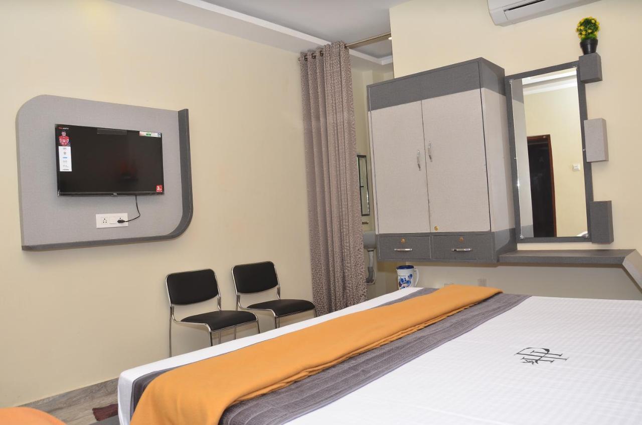 Hotel Panchavarnaa Rāmeswaram Esterno foto