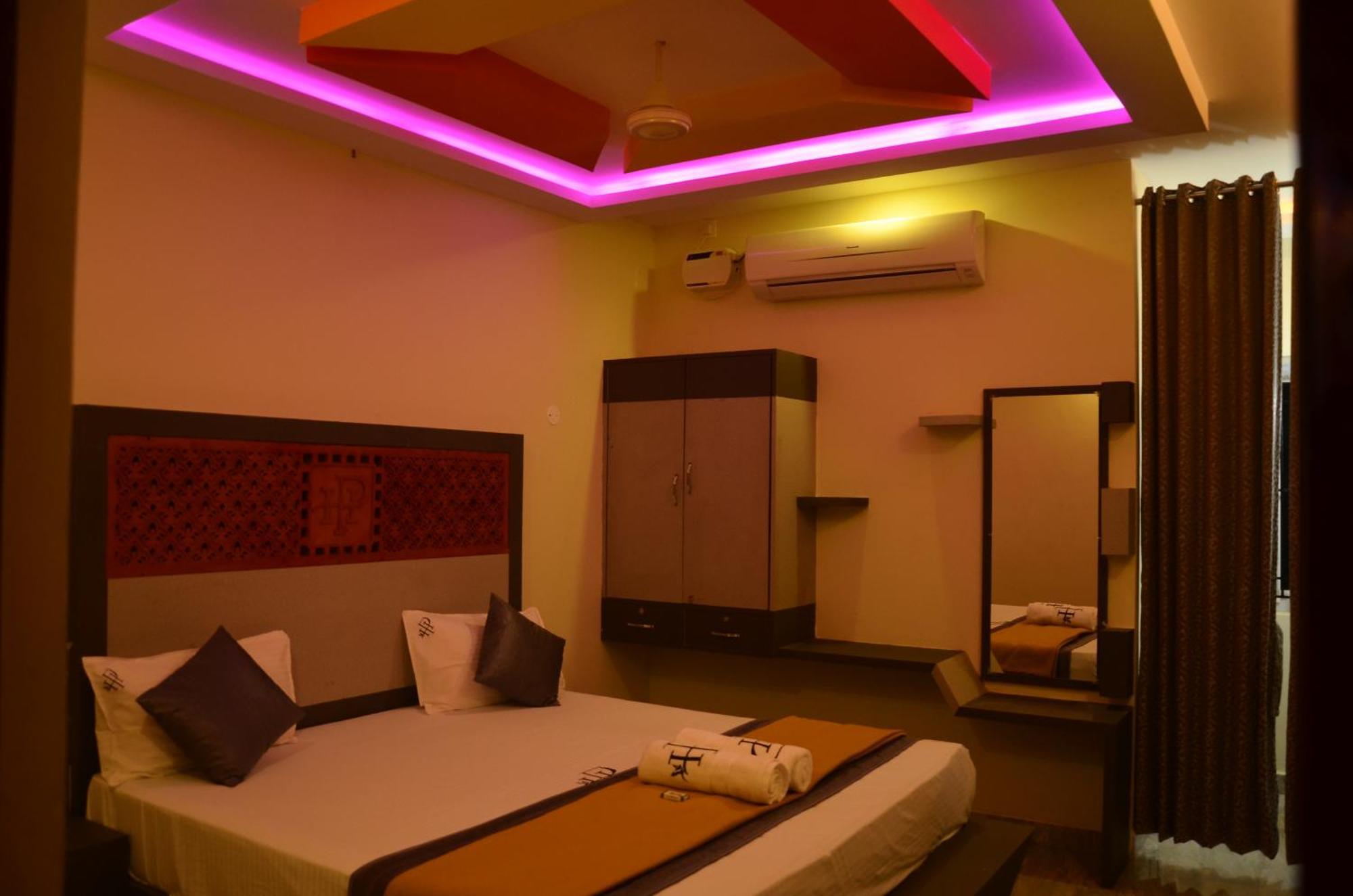 Hotel Panchavarnaa Rāmeswaram Esterno foto
